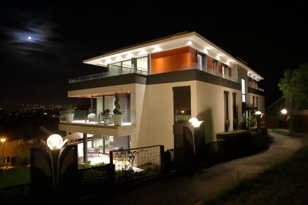 Panoramique 180 Lac Et Montagne Et Nid Secret Spa Romantique Annecy Exterior photo